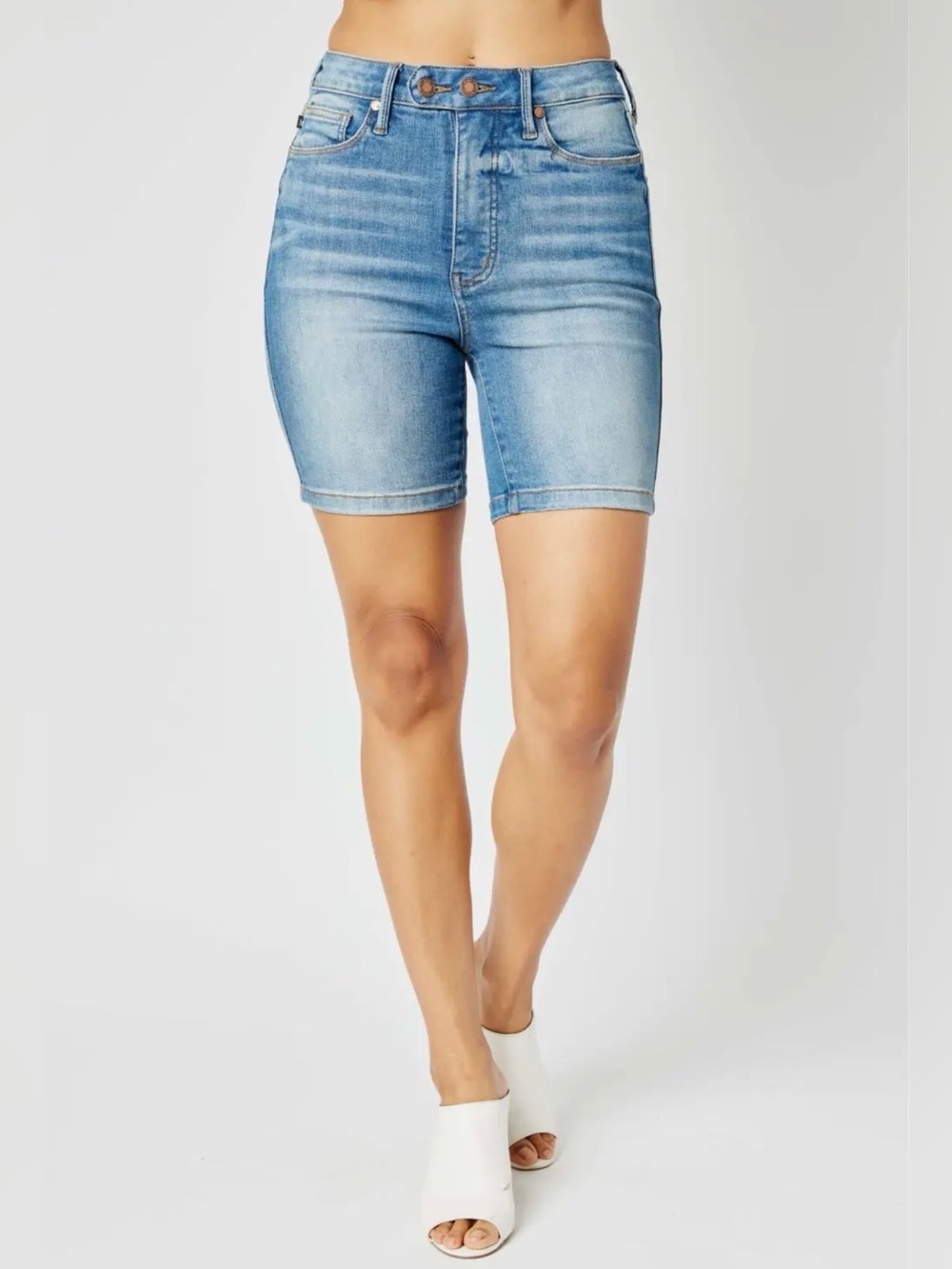 Judy Blue HW Tummy Control Double Button Bermuda Shorts XL Medium Wash NWT